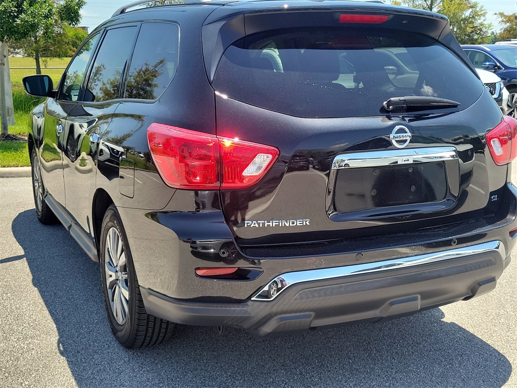 2020 Magnetic Black Pearl Nissan Pathfinder SL FWD SUV