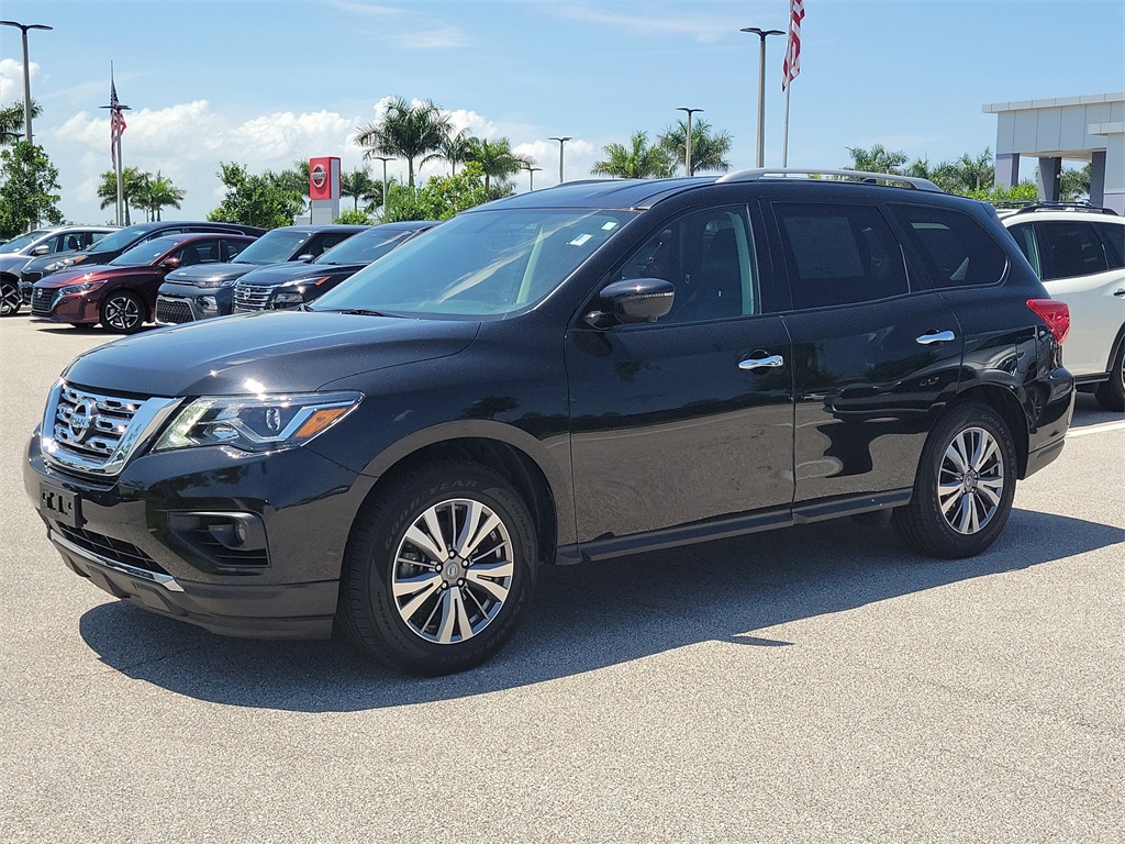 2020 Magnetic Black Pearl Nissan Pathfinder SL FWD SUV