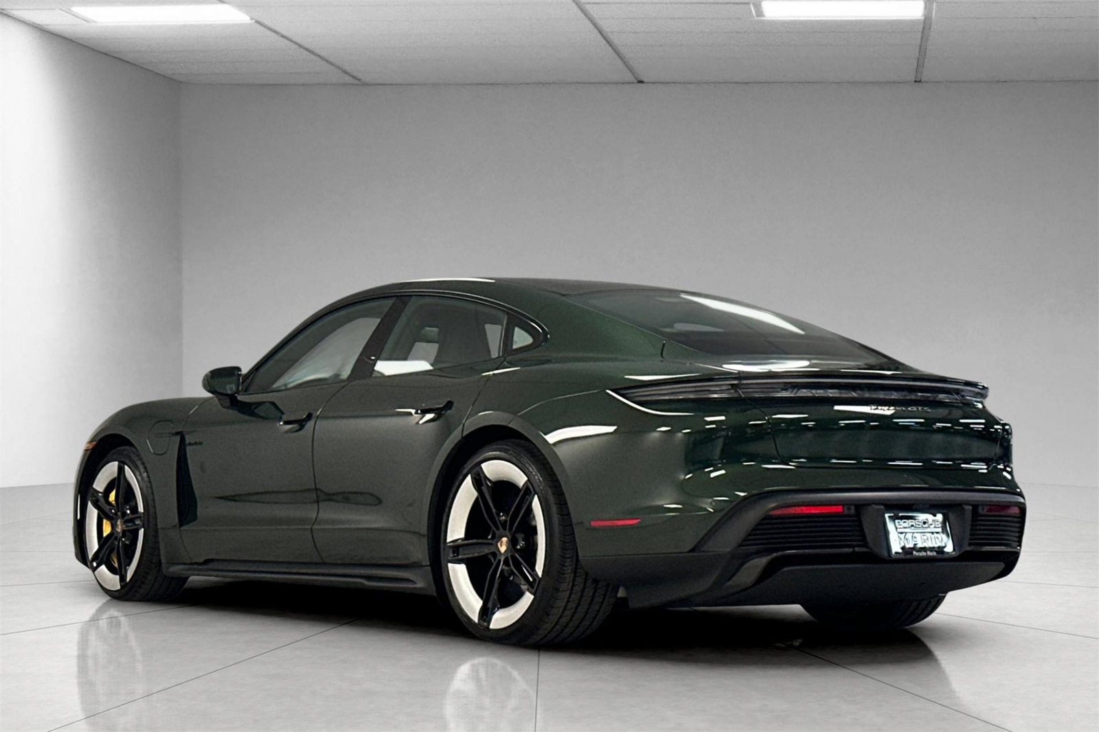 2025 Porsche Taycan GTS photo 3