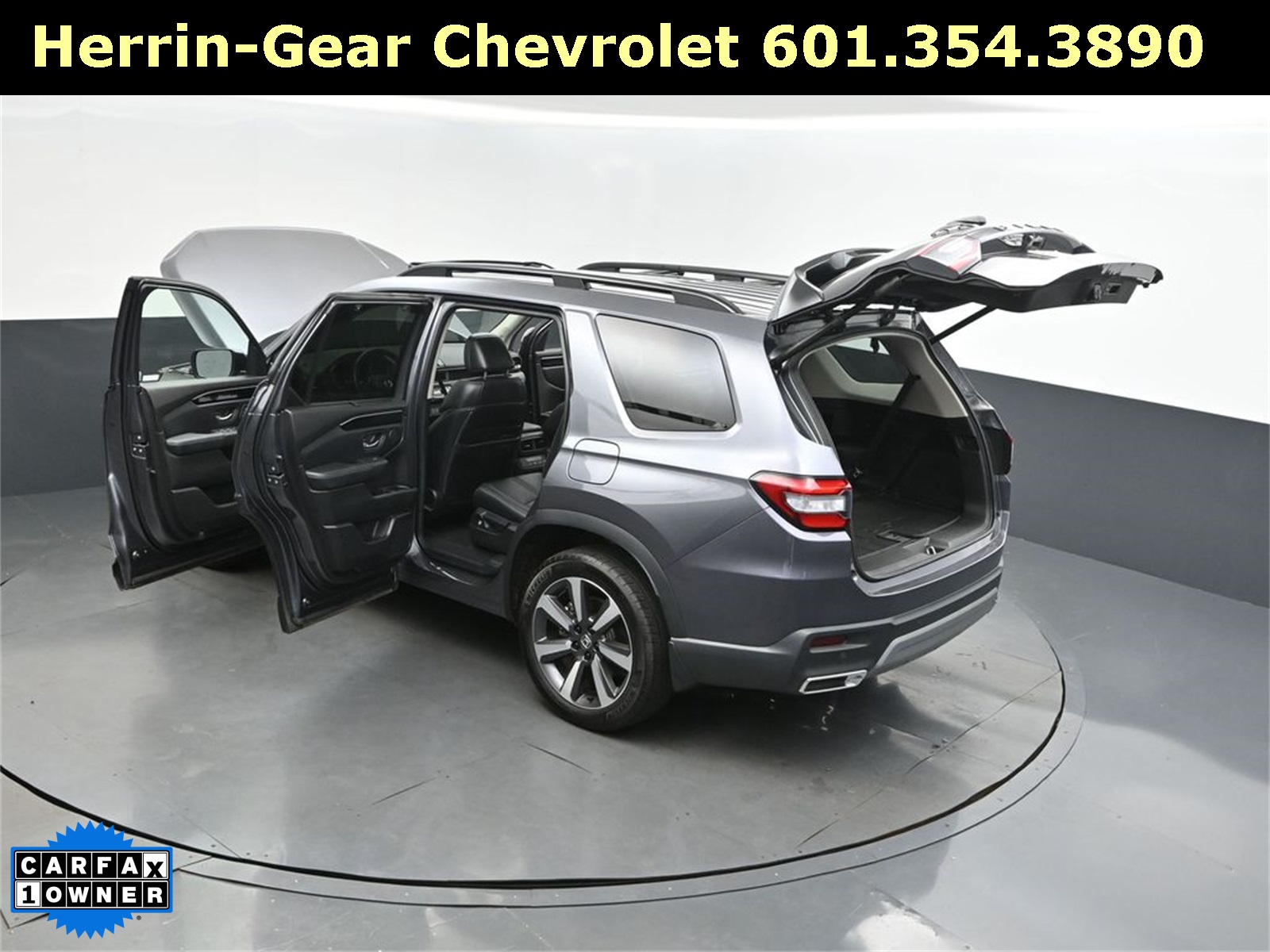 2025 Gray Honda Pilot Touring FWD SUV