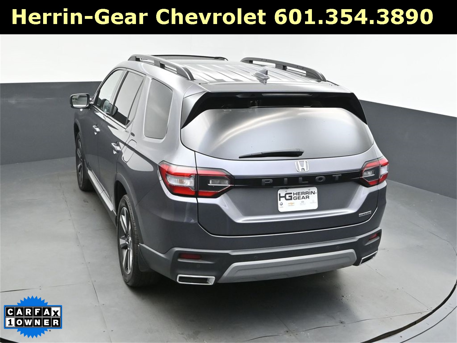 2025 Gray Honda Pilot Touring FWD SUV