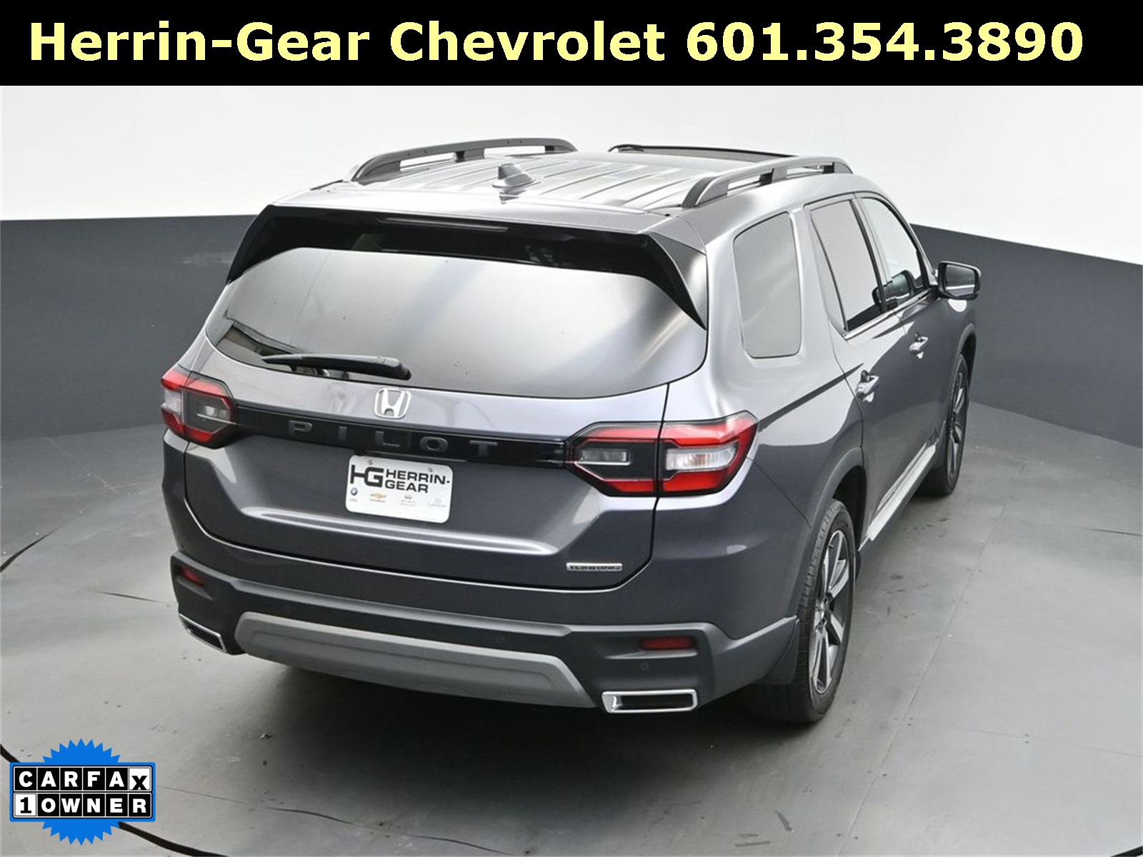 2025 Gray Honda Pilot Touring FWD SUV