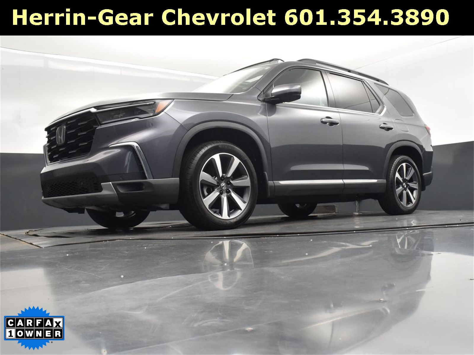 2025 Gray Honda Pilot Touring FWD SUV