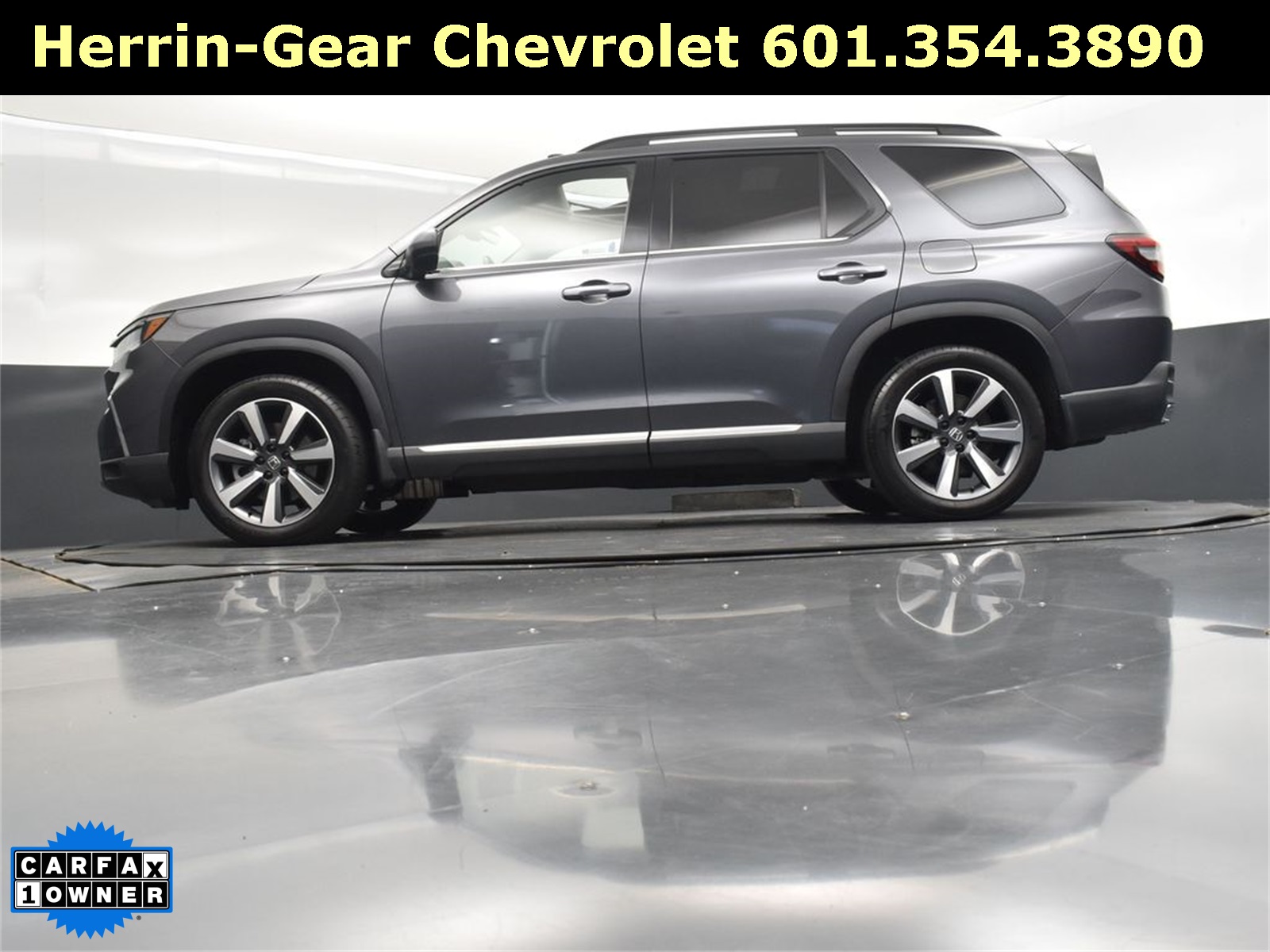 2025 Gray Honda Pilot Touring FWD SUV
