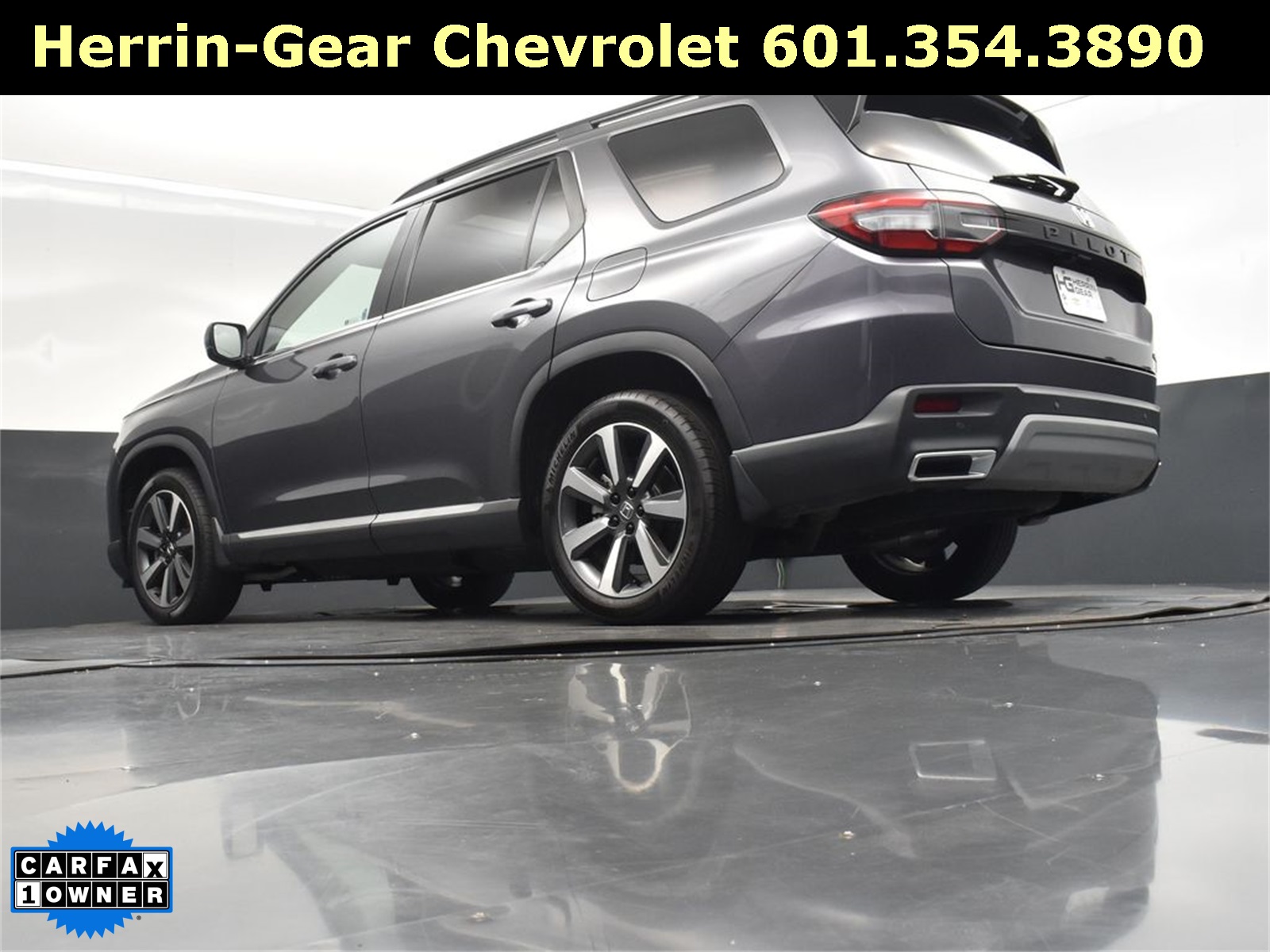 2025 Gray Honda Pilot Touring FWD SUV