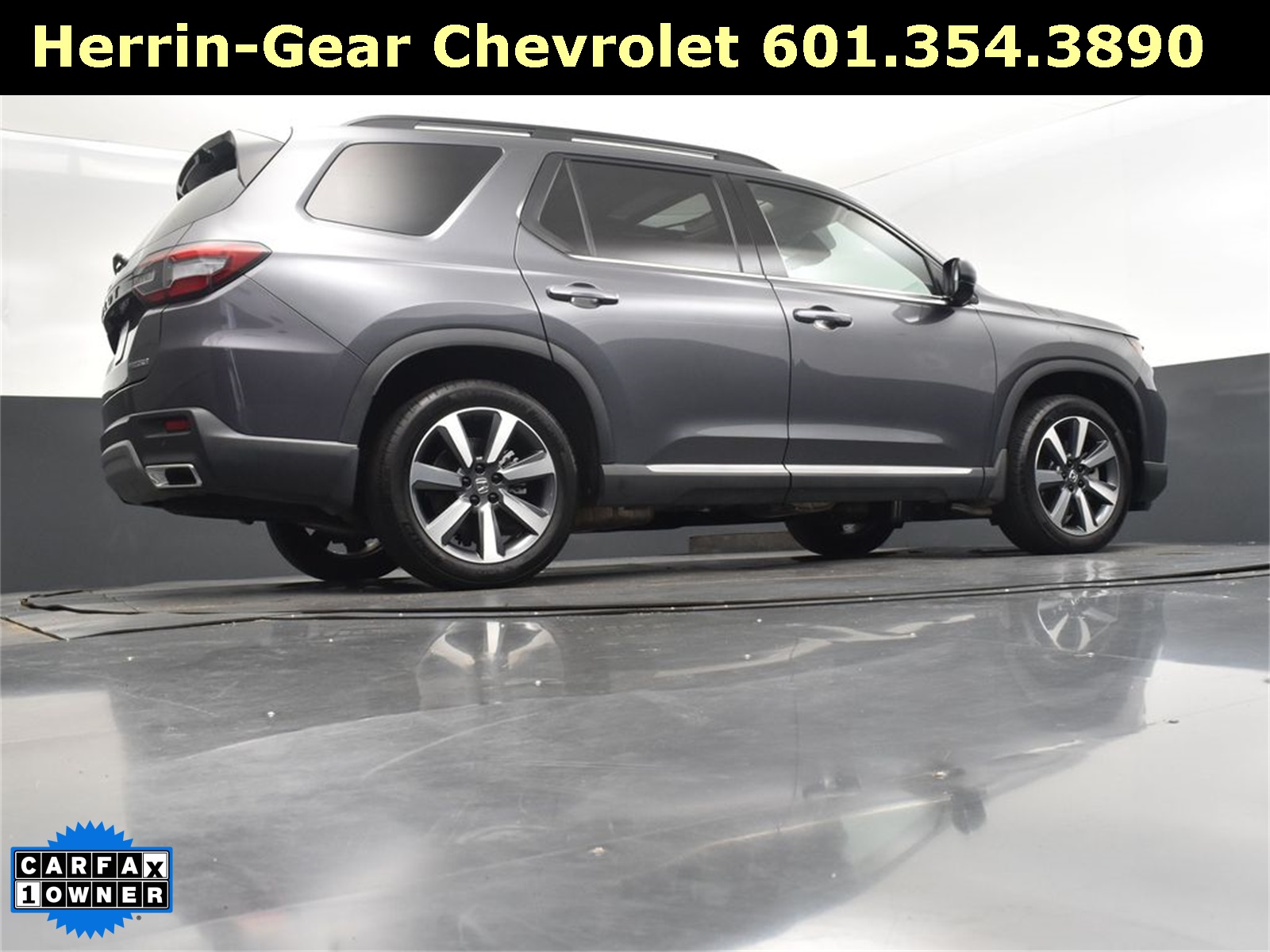 2025 Gray Honda Pilot Touring FWD SUV