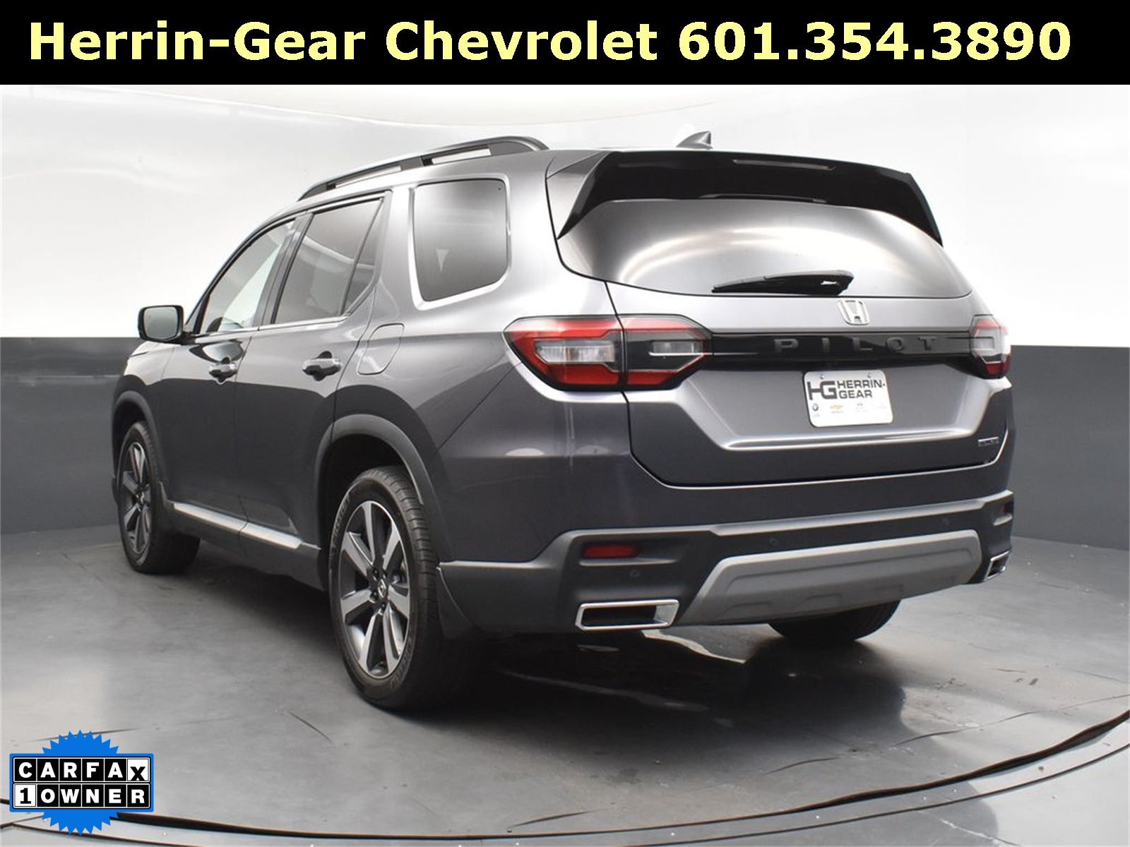 2025 Gray Honda Pilot Touring FWD SUV