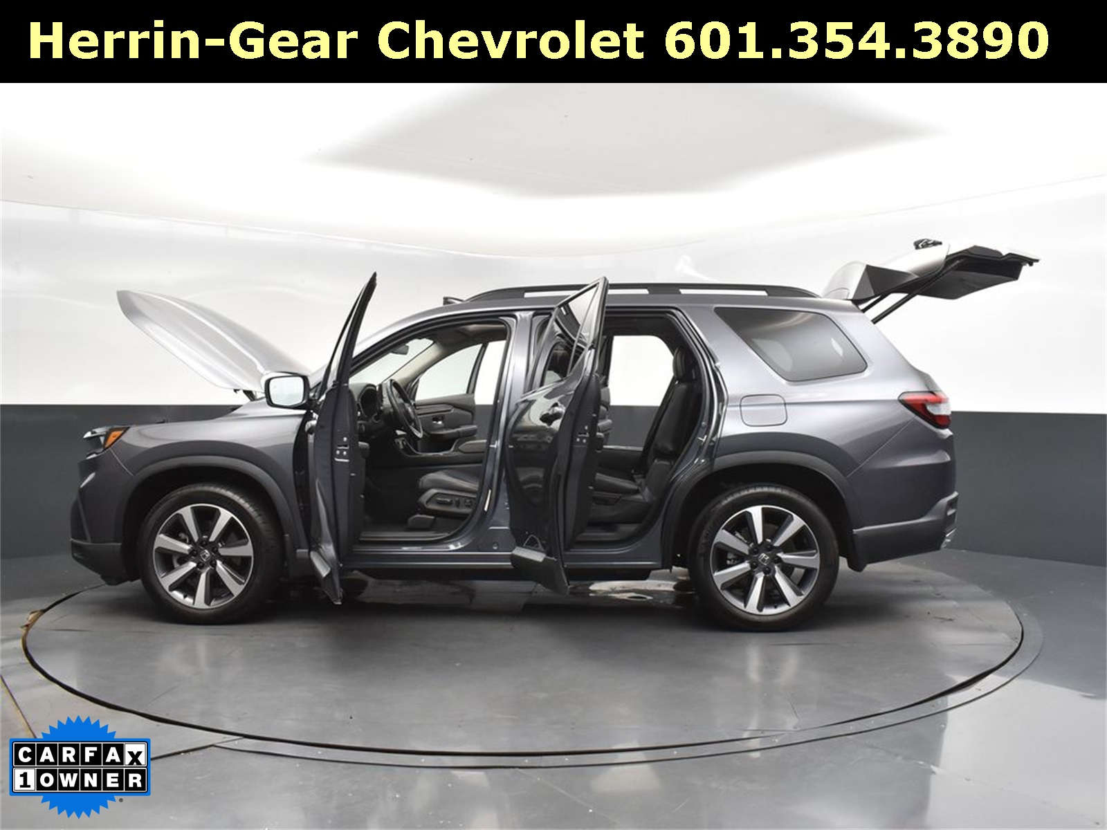 2025 Gray Honda Pilot Touring FWD SUV