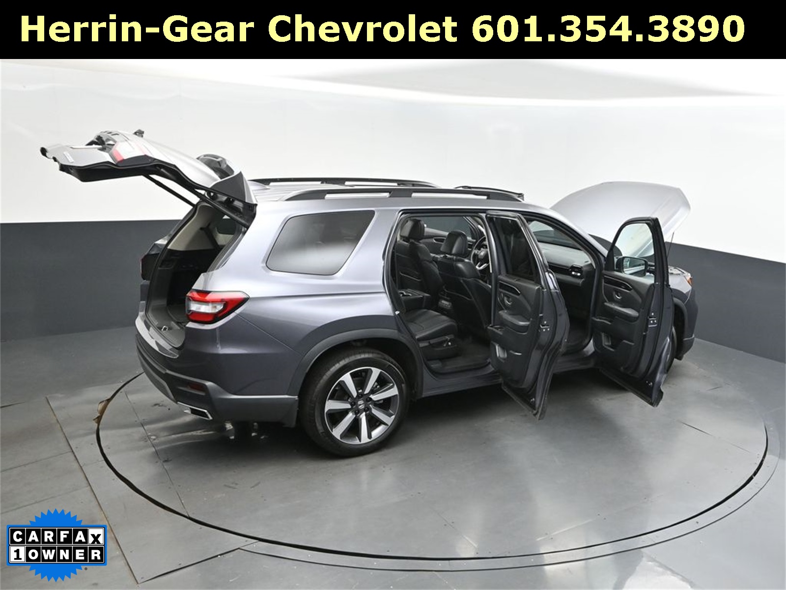 2025 Gray Honda Pilot Touring FWD SUV
