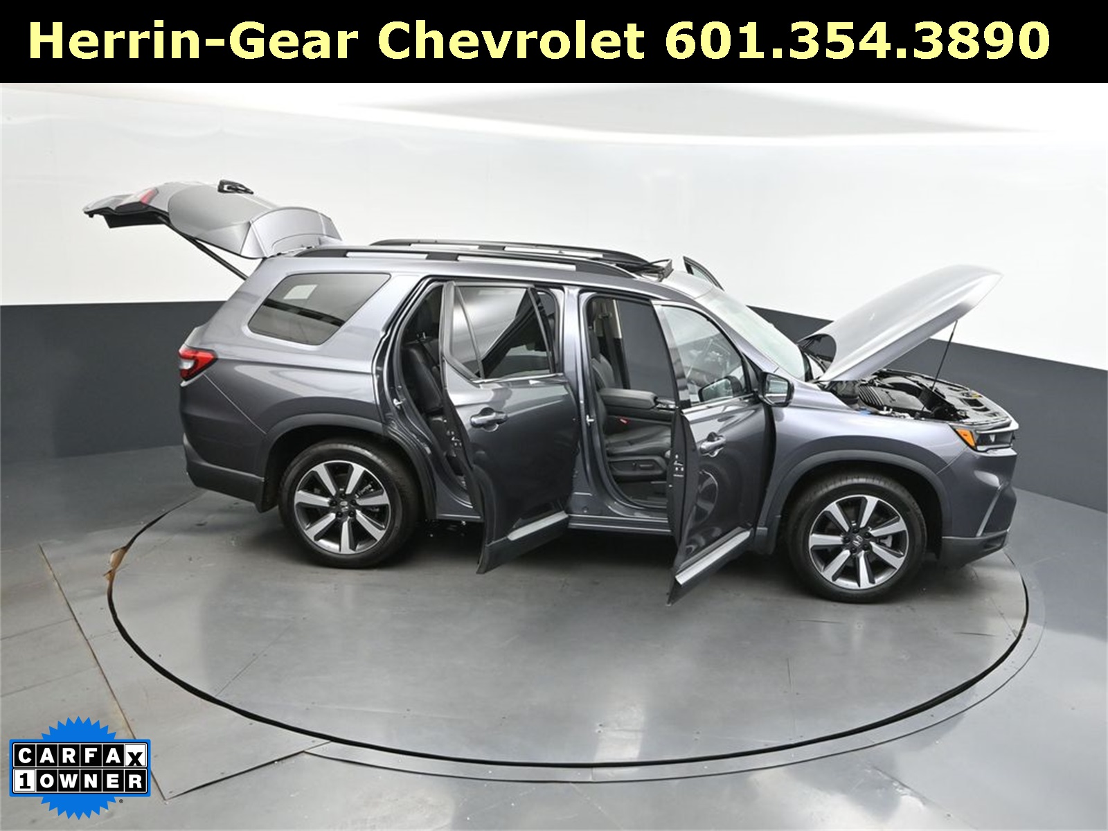 2025 Gray Honda Pilot Touring FWD SUV