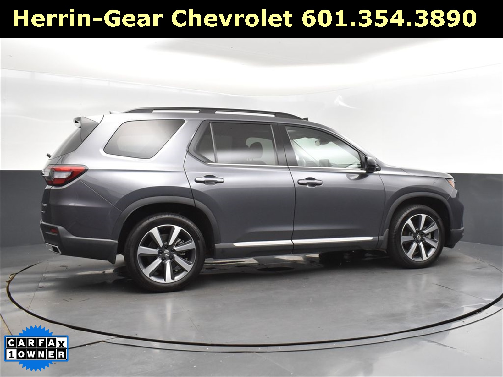 2025 Gray Honda Pilot Touring FWD SUV