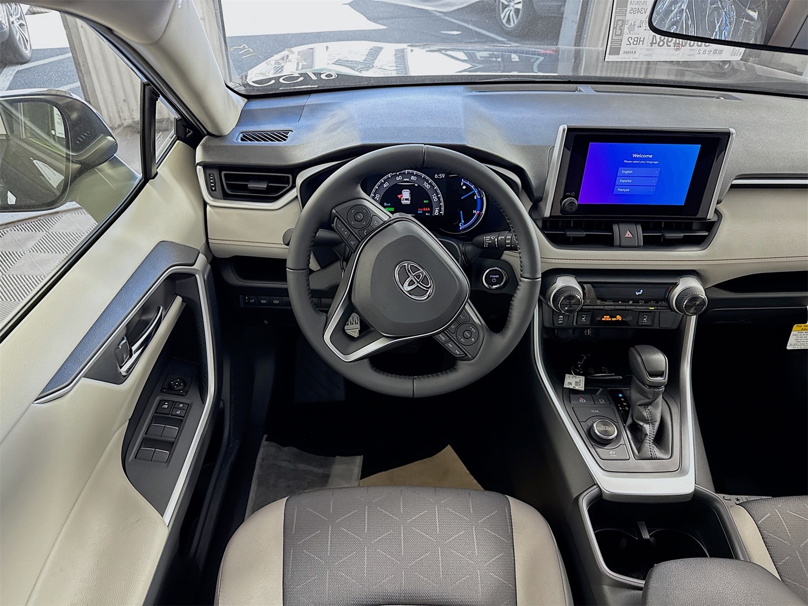 2025 Toyota RAV4 Hybrid XLE photo 12