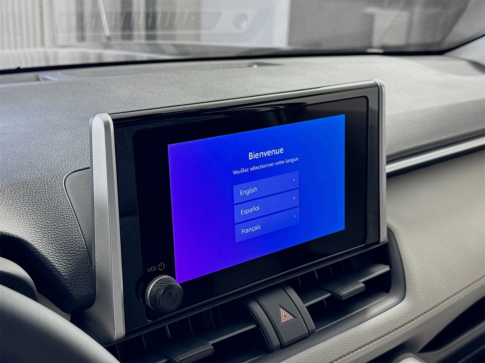 2025 Toyota RAV4 Hybrid XLE photo 7