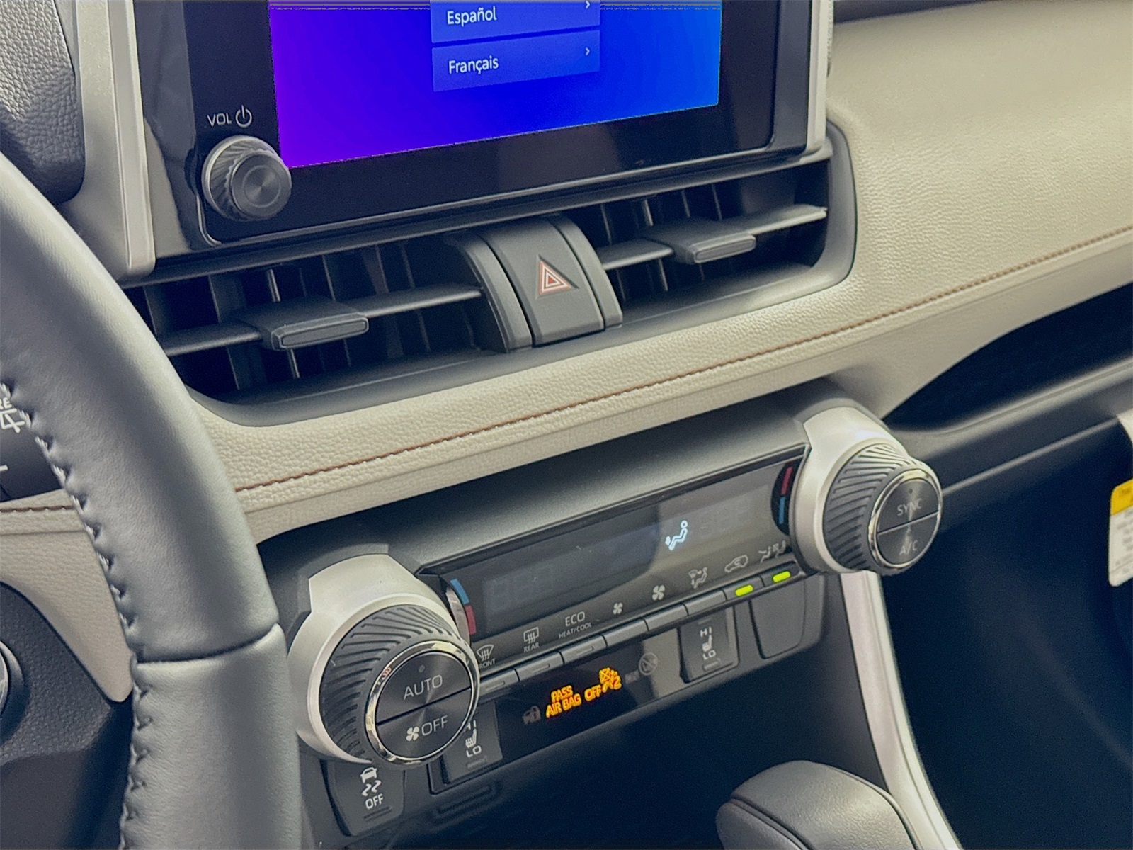 2025 Toyota RAV4 Hybrid XLE photo 8
