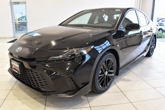 2026 Toyota Camry SE photo 3