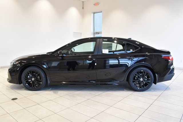 2026 Toyota Camry SE photo 4