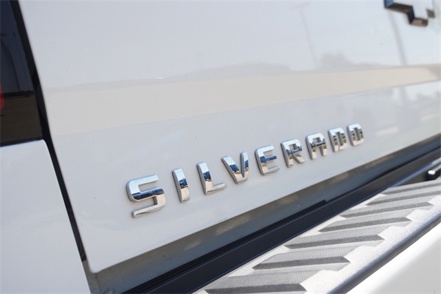 2018 Chevrolet Silverado 1500 LT photo 12