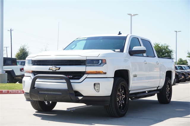 2018 Chevrolet Silverado 1500 LT photo 3