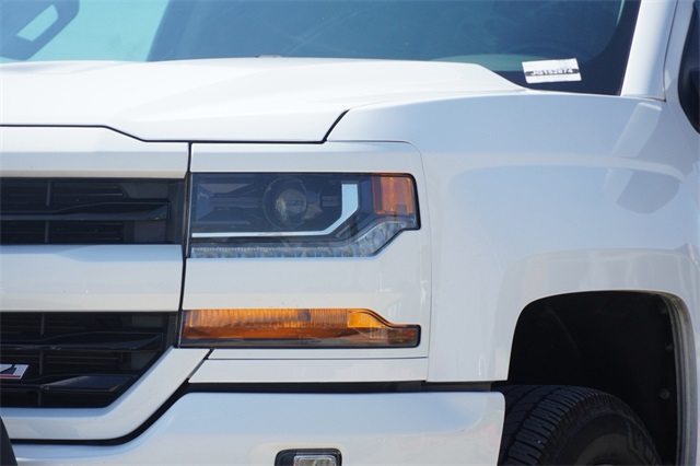 2018 Chevrolet Silverado 1500 LT photo 4