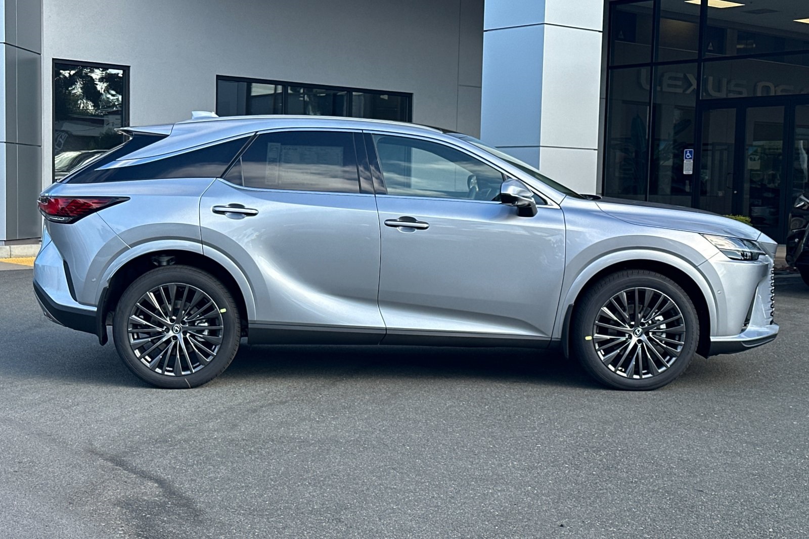 2025 Lexus RX 350 Luxury AWD photo 2