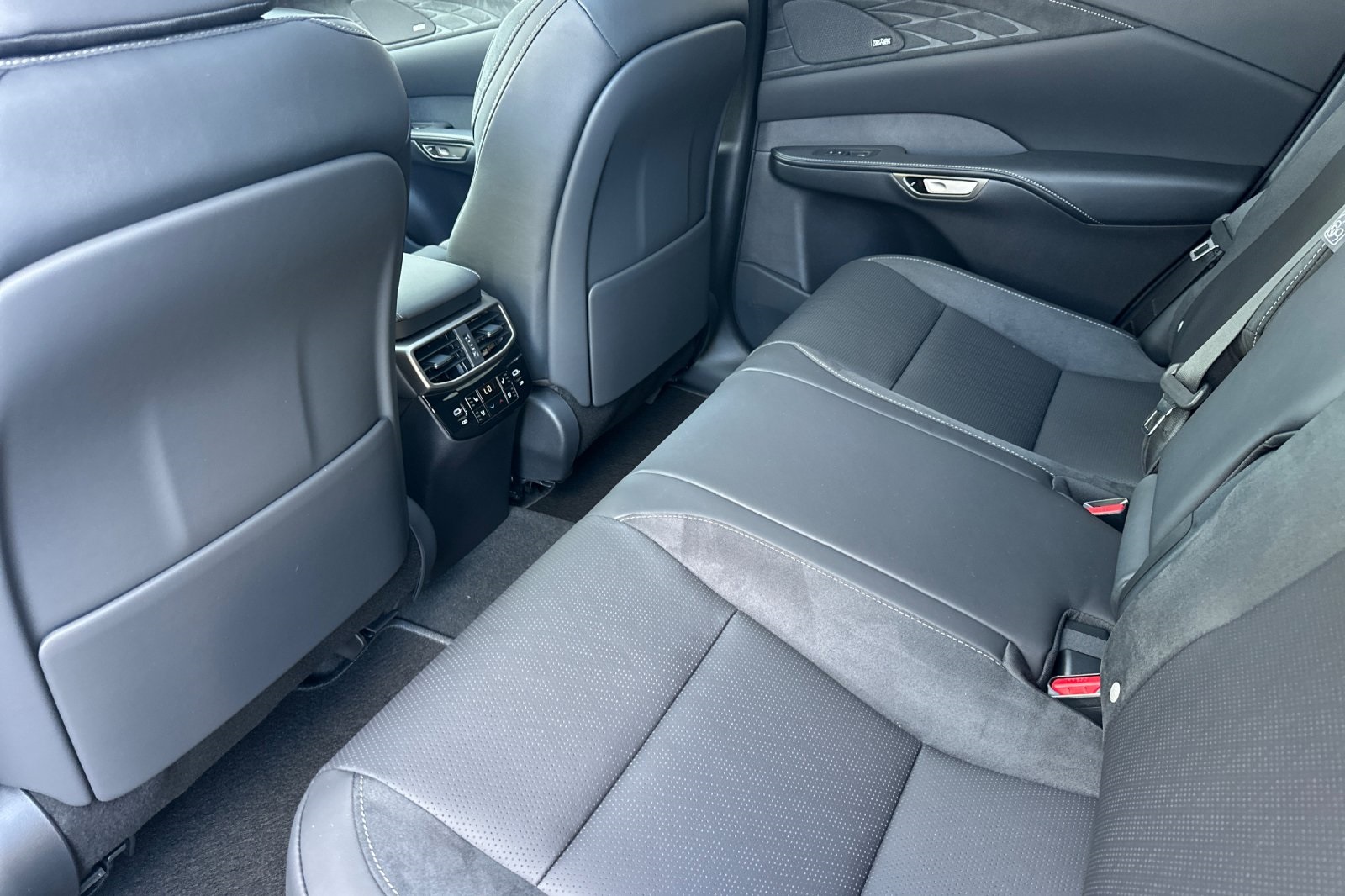 2025 Lexus RX 350 Luxury AWD photo 8