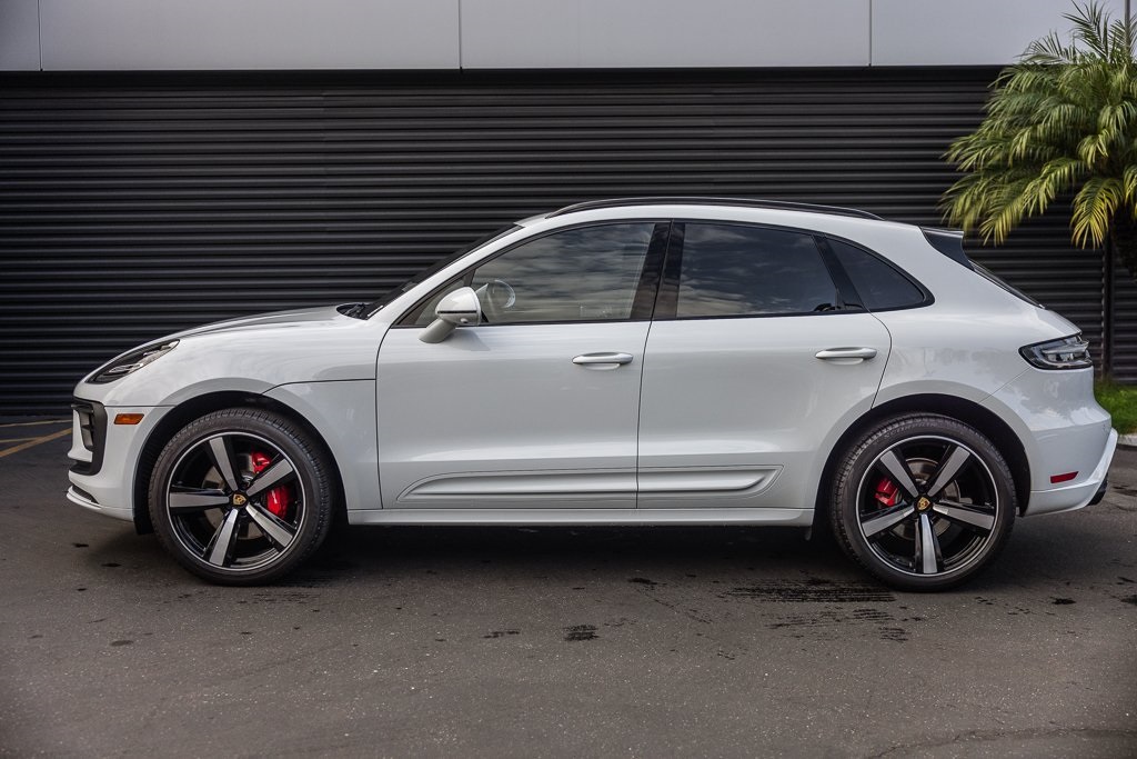 2024 Porsche Macan S's photo