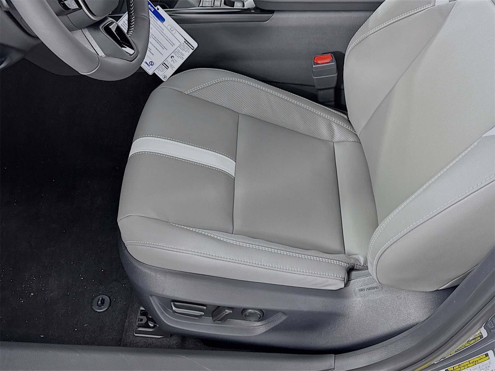 2025 Toyota Camry SE photo 12