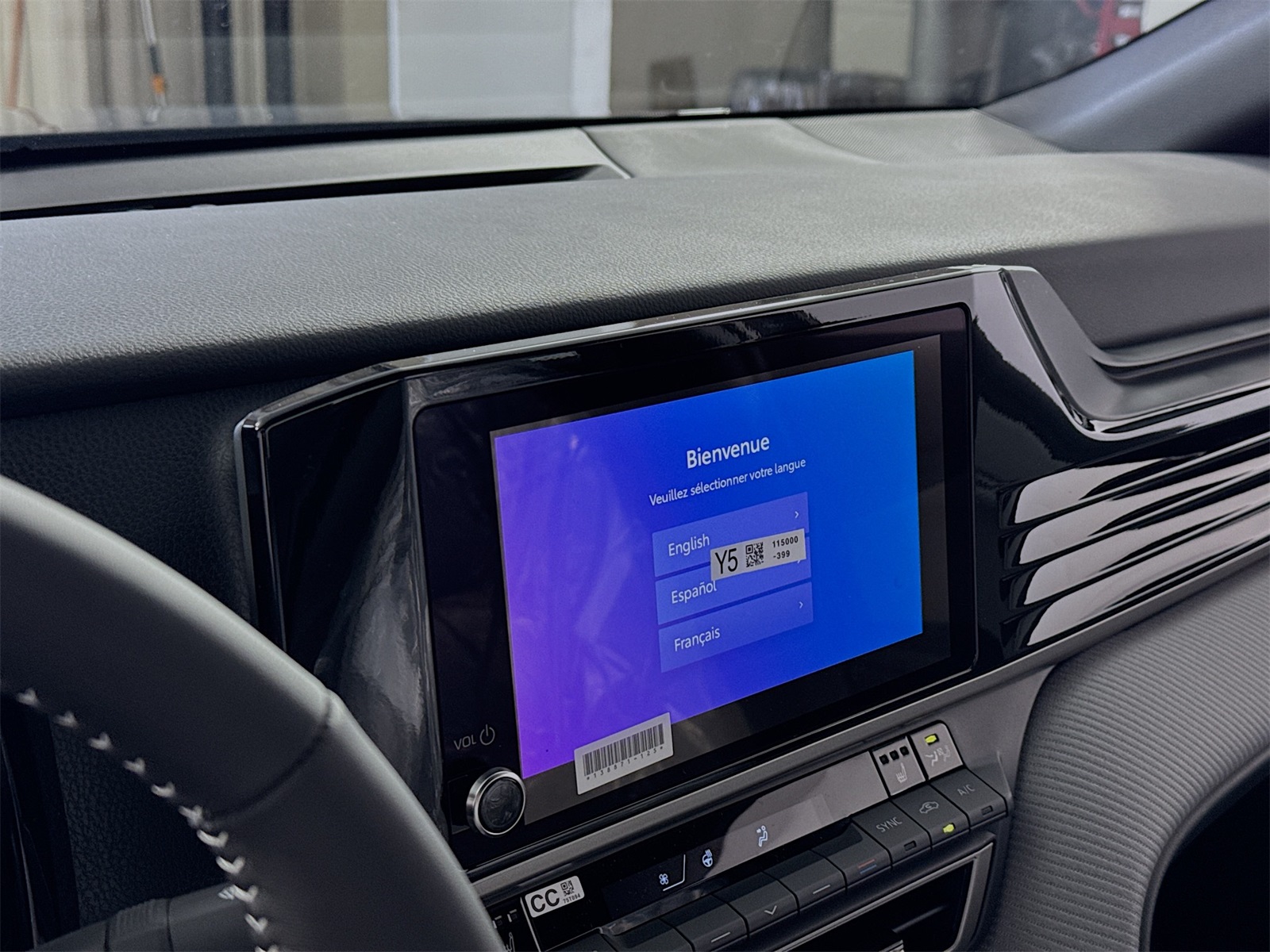 2025 Toyota Camry SE photo 6