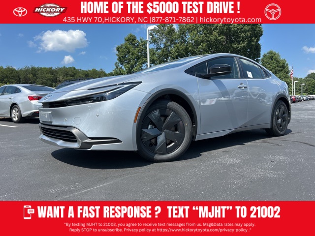 2025 Toyota Prius SE's photo