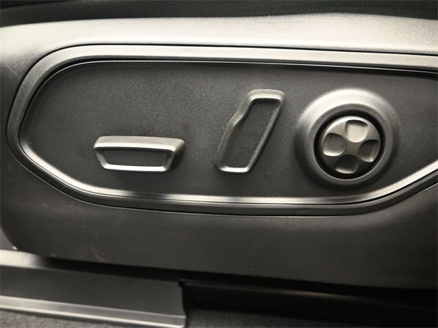 new 2025 Jeep Grand Cherokee L car, priced at $41,997