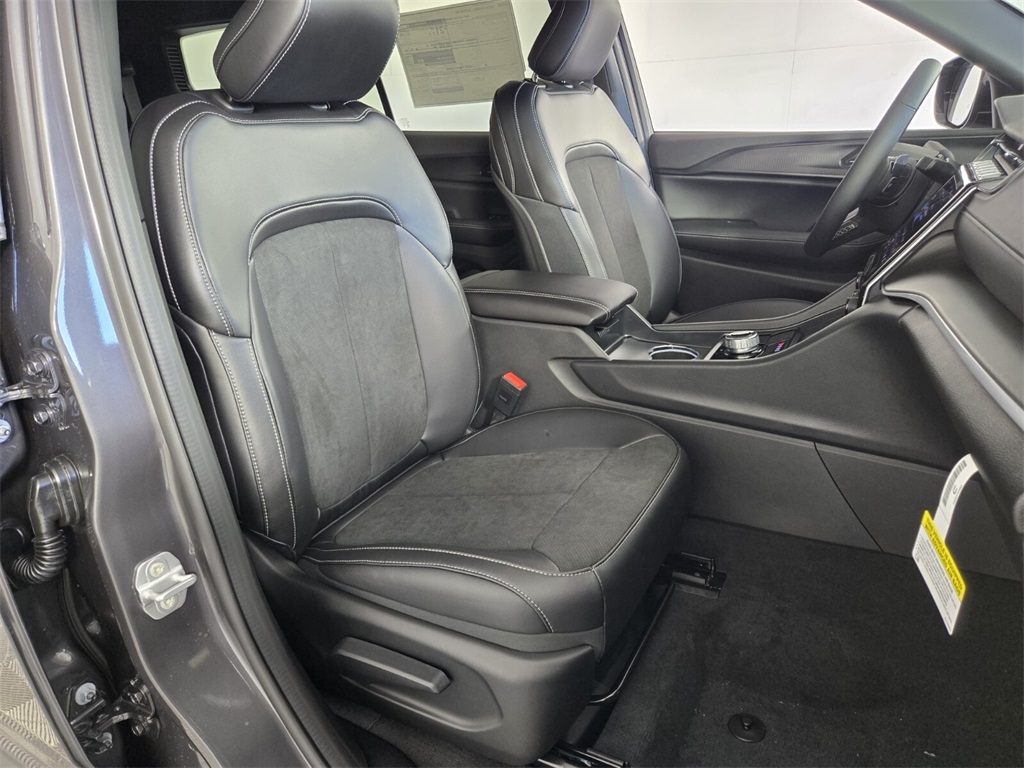 new 2025 Jeep Grand Cherokee L car, priced at $36,330