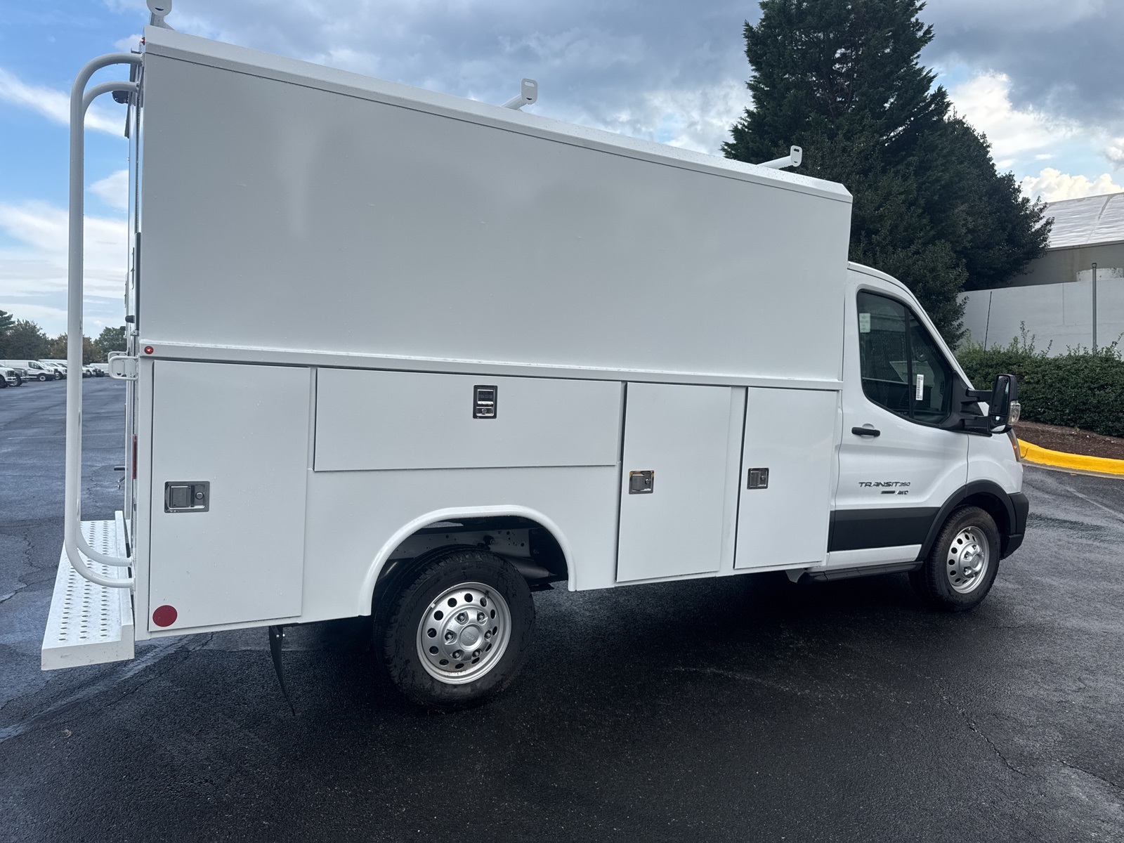 2025 Ford Transit photo 4