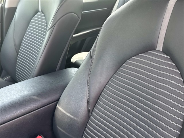 2023 Toyota Camry SE photo 17