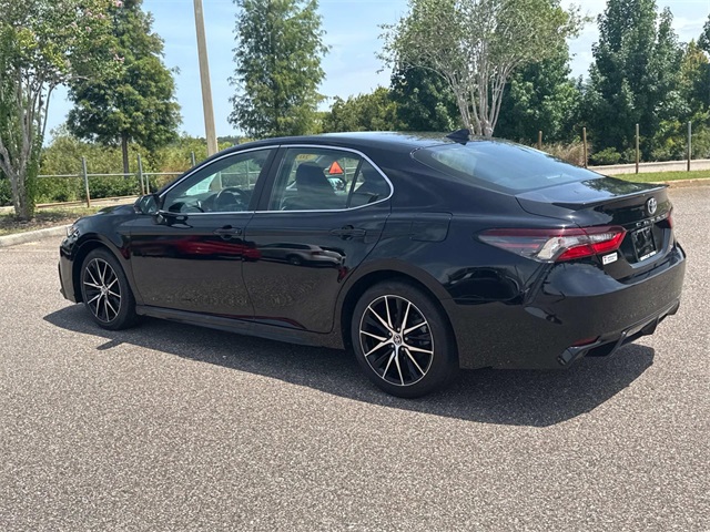 2023 Toyota Camry SE photo 5