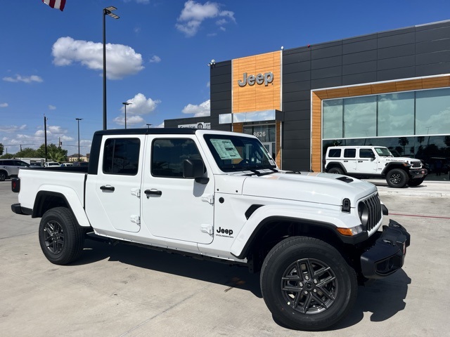 2025 Jeep Gladiator Sport S's photo