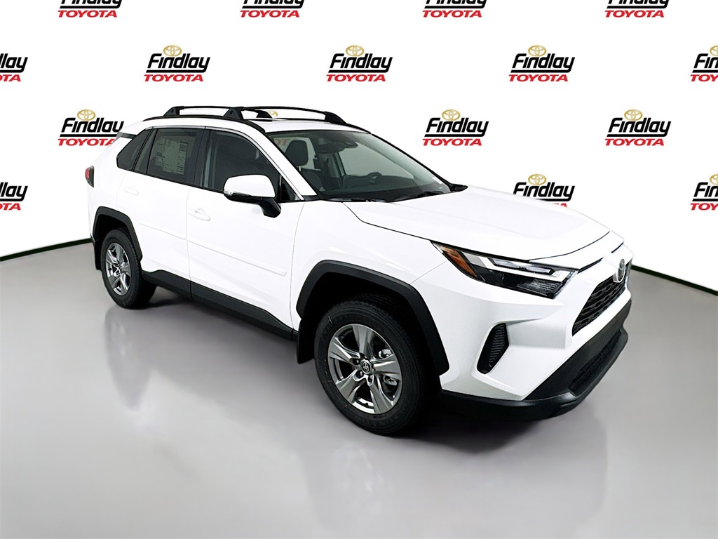 2025 Toyota RAV4 XLE's photo