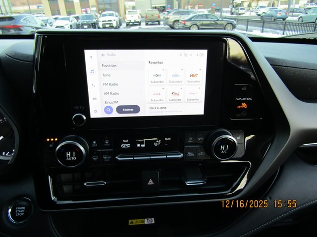 used 2023 Toyota Highlander car, priced at $36,999