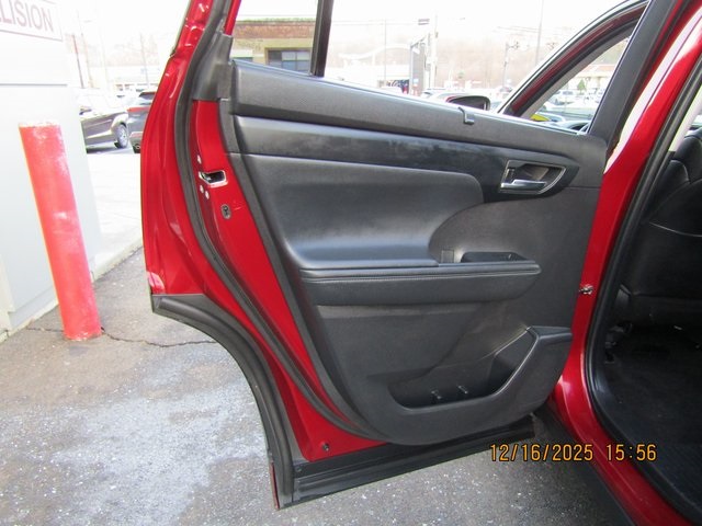 used 2023 Toyota Highlander car, priced at $36,999