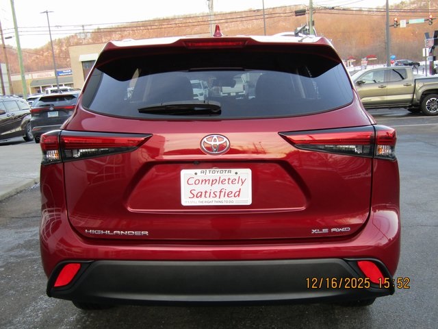 used 2023 Toyota Highlander car, priced at $36,999