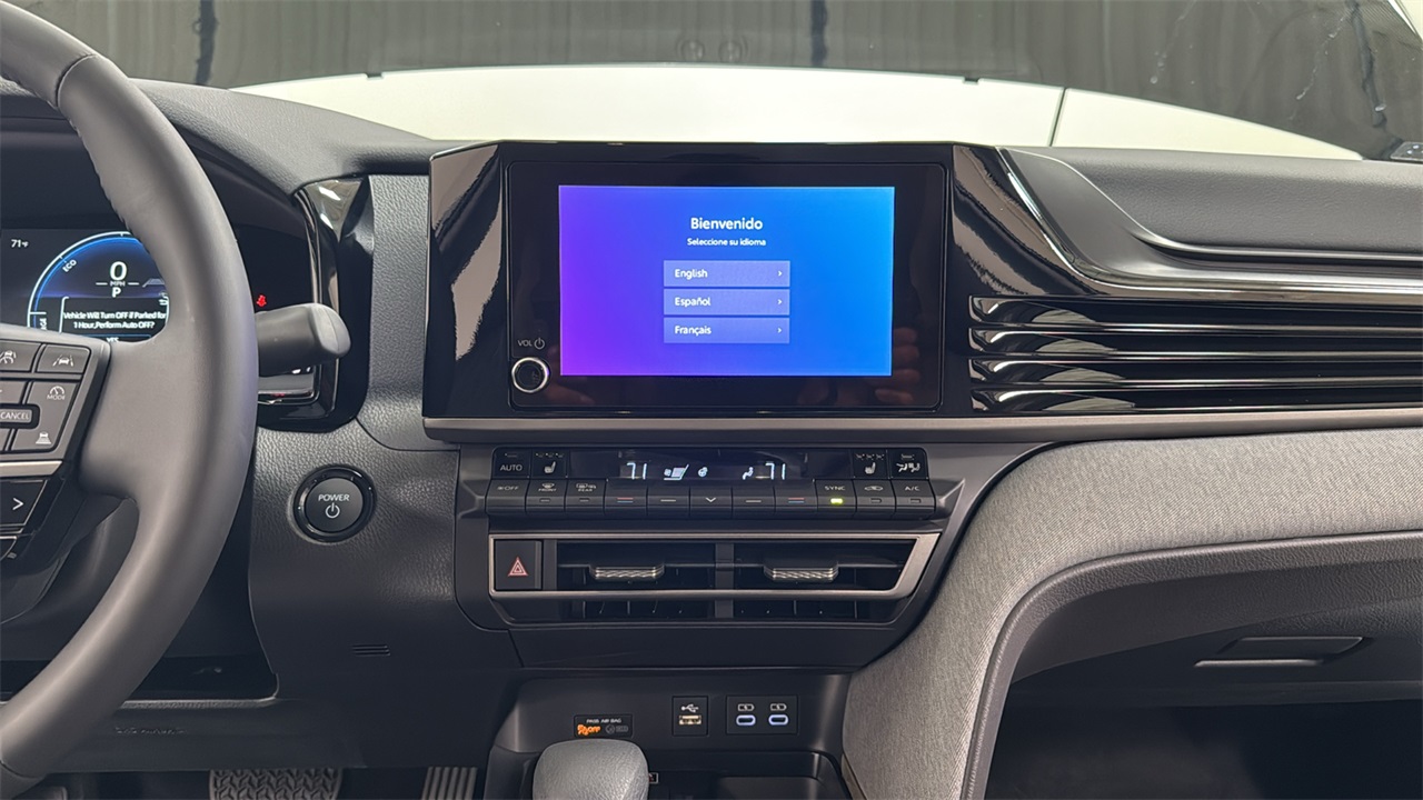 2025 Toyota Camry LE photo 10
