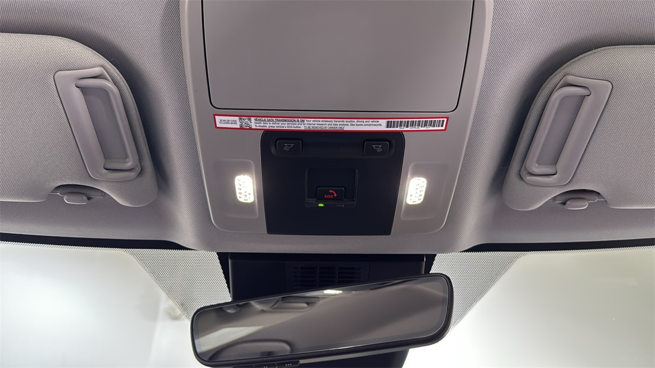2025 Toyota Camry LE photo 11