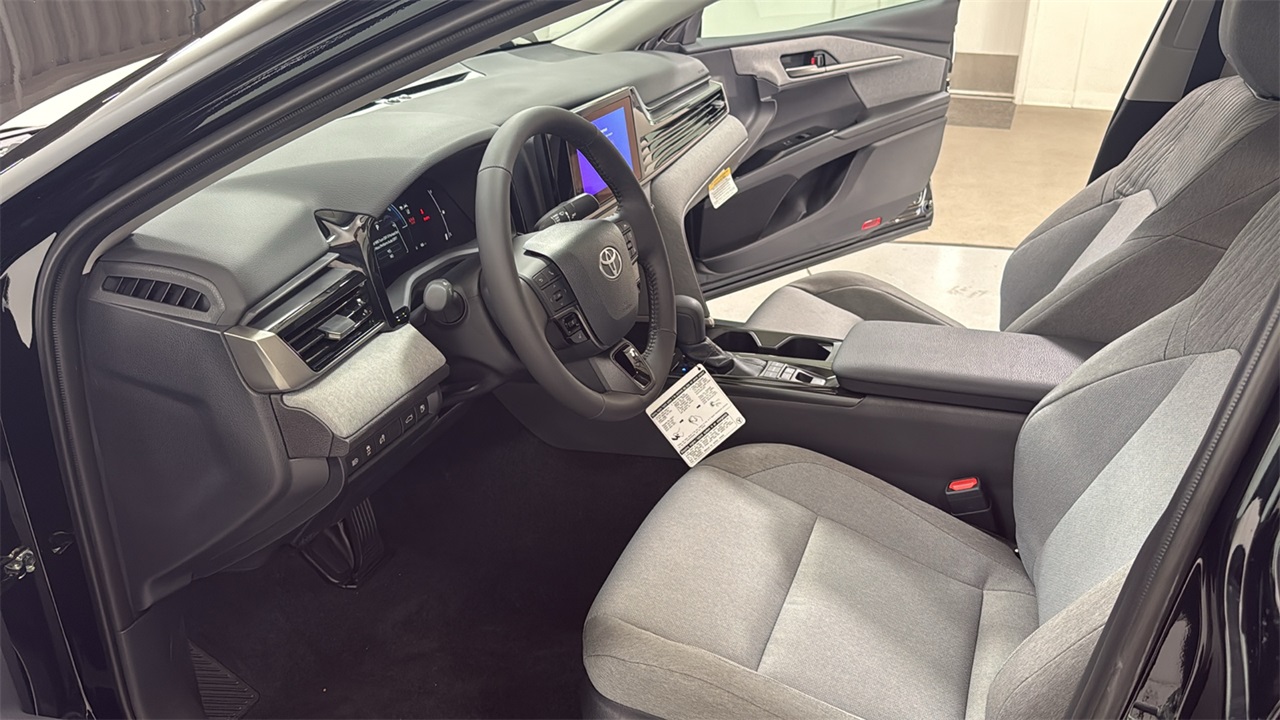 2025 Toyota Camry LE photo 12
