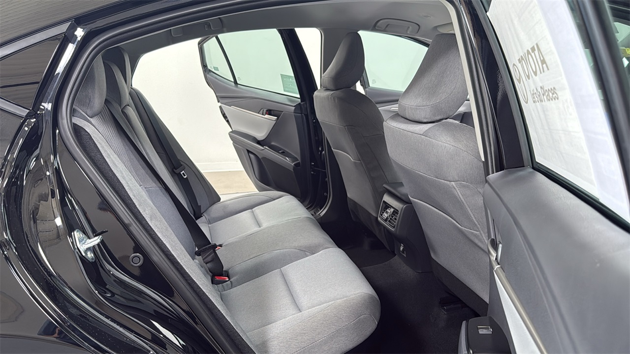 2025 Toyota Camry LE photo 17