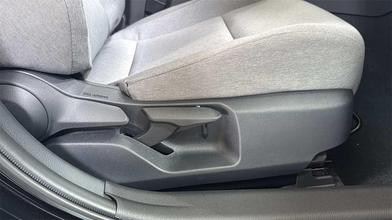 2025 Toyota Camry LE photo 20