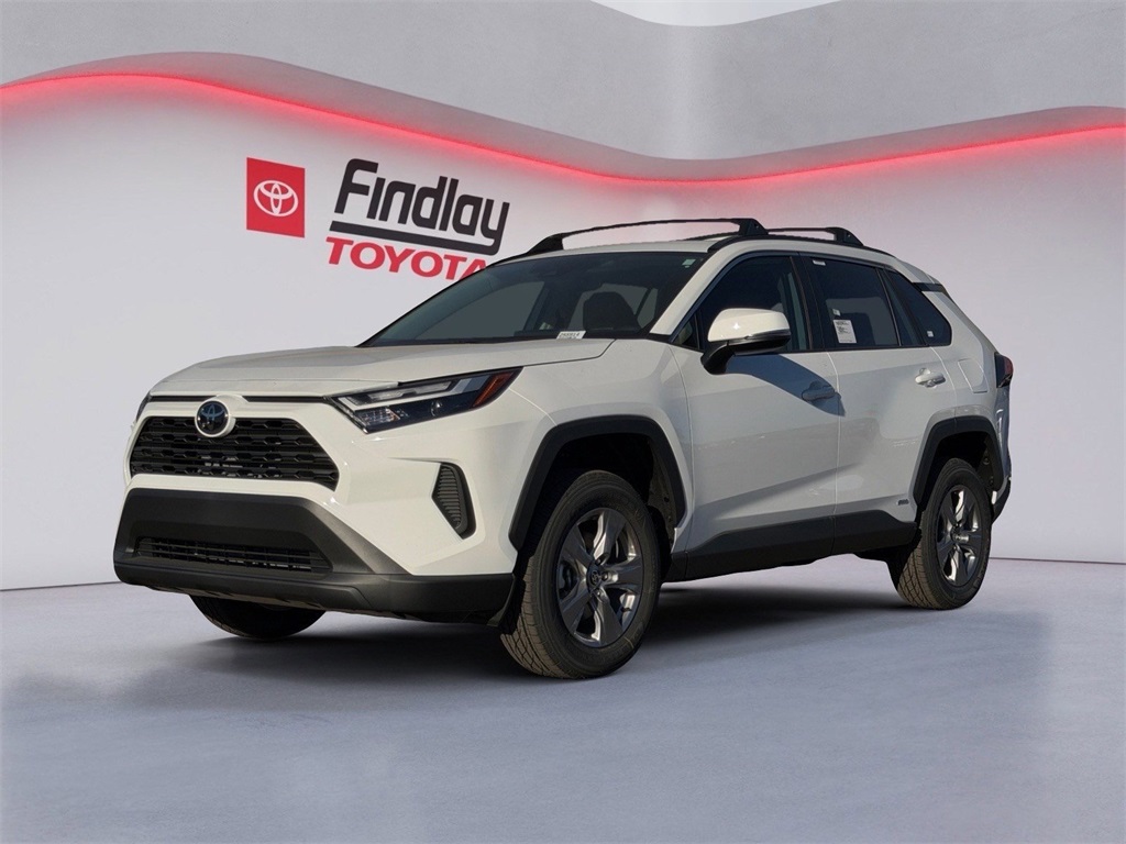 2025 Toyota RAV4 XLE's photo