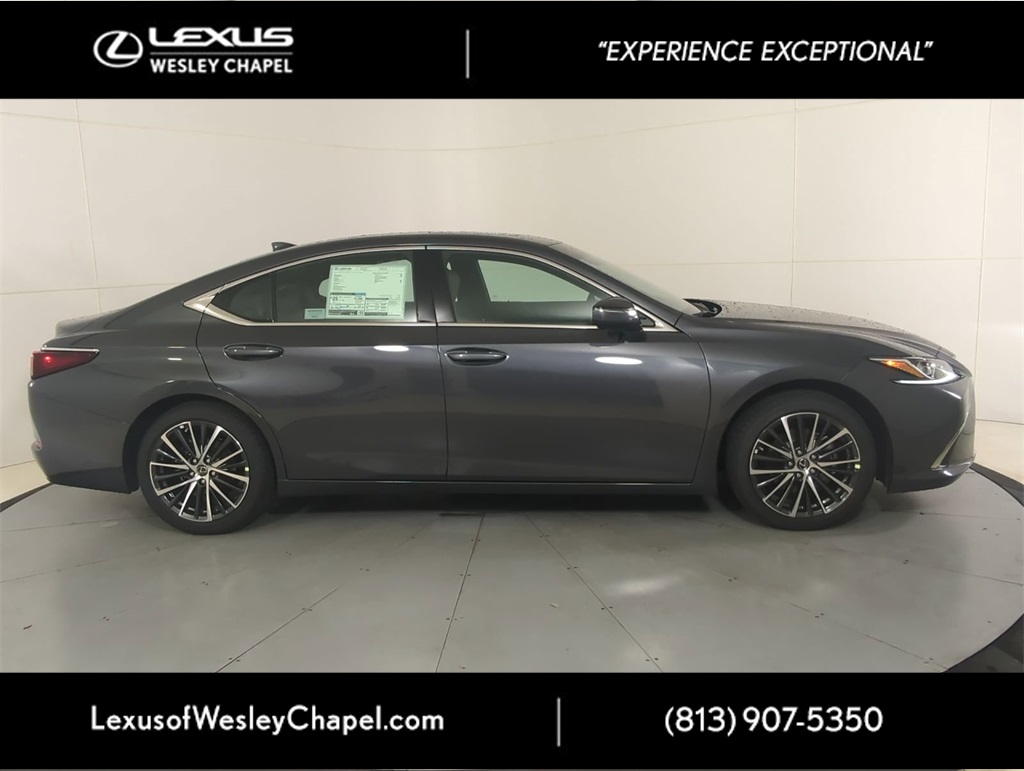 2025 Lexus ES 350 photo 2