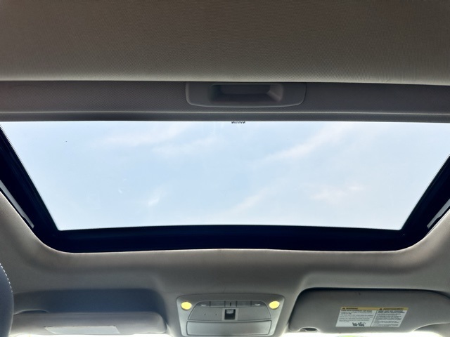 2016 Super Black Clearcoat Nissan Altima 2.5 SV FWD Sedan