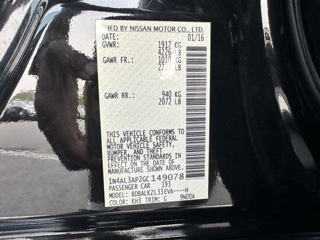2016 Super Black Clearcoat Nissan Altima 2.5 SV FWD Sedan