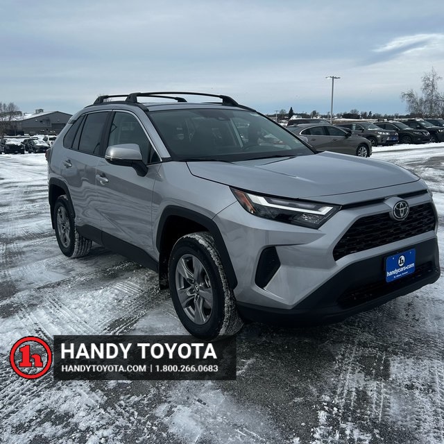 2025 Toyota RAV4 XLE's photo