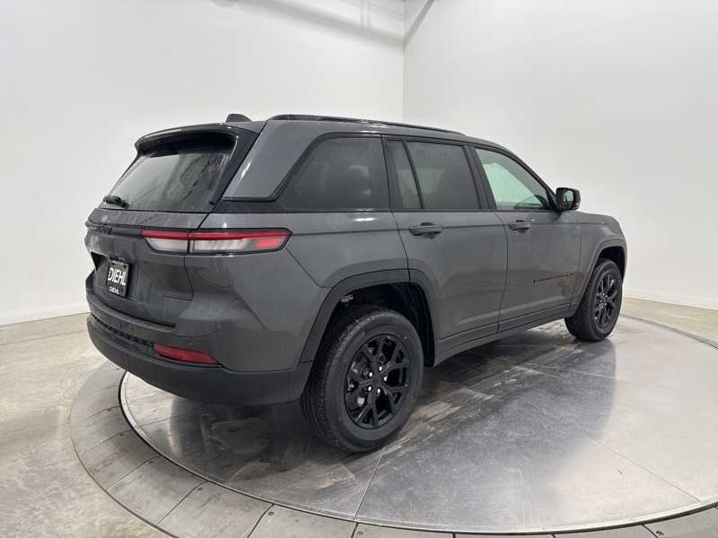 2025 Jeep Grand Cherokee Altitude X photo 2